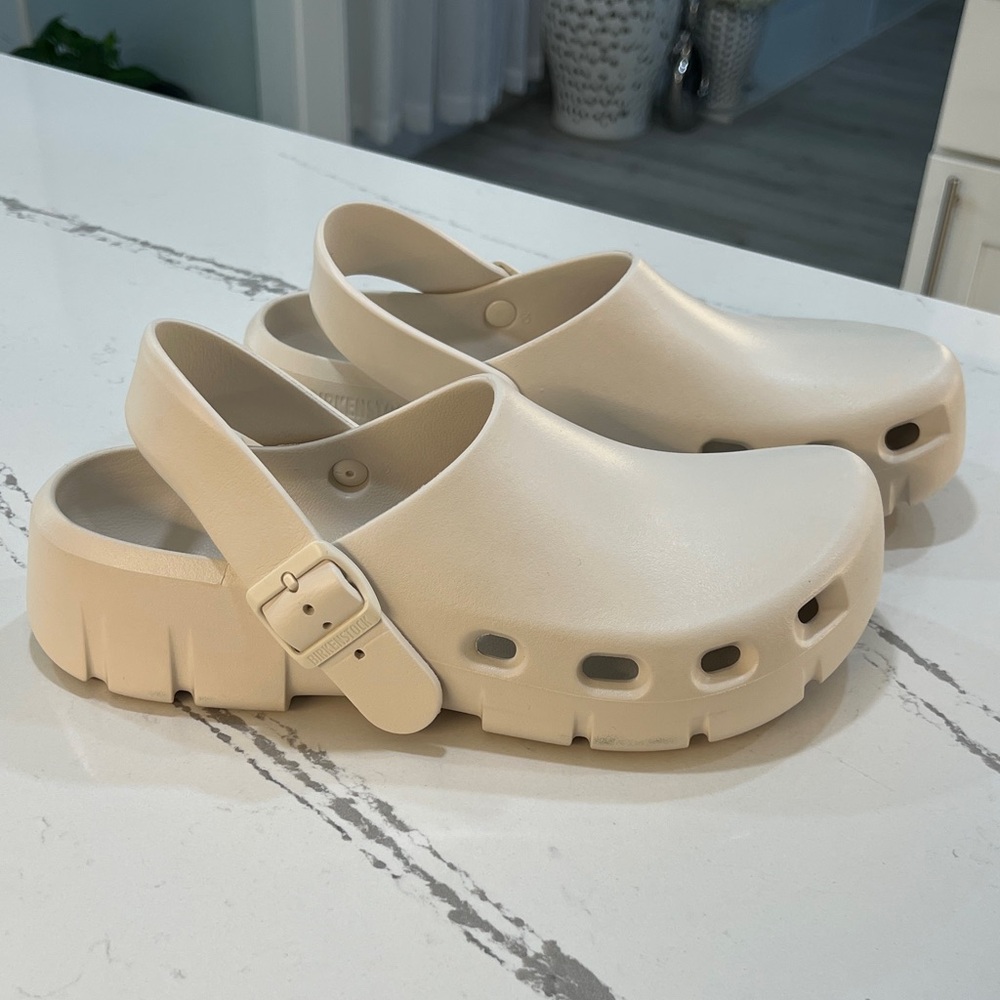 Birkenstock Birki Flow Eva Cream Clogs with Strap M10 Unisex